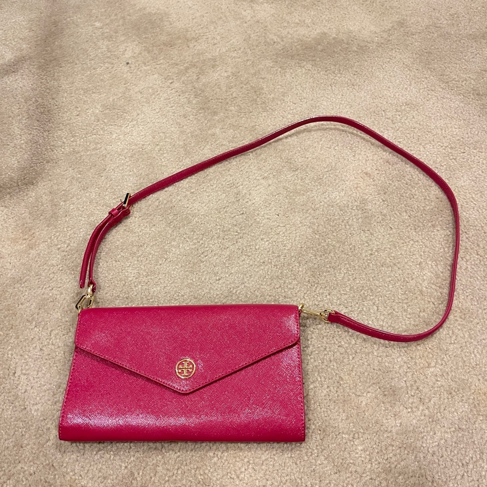 Moving sale. Tory Burch Hot Pink Leather Envelope Crossbody with Gold Logo